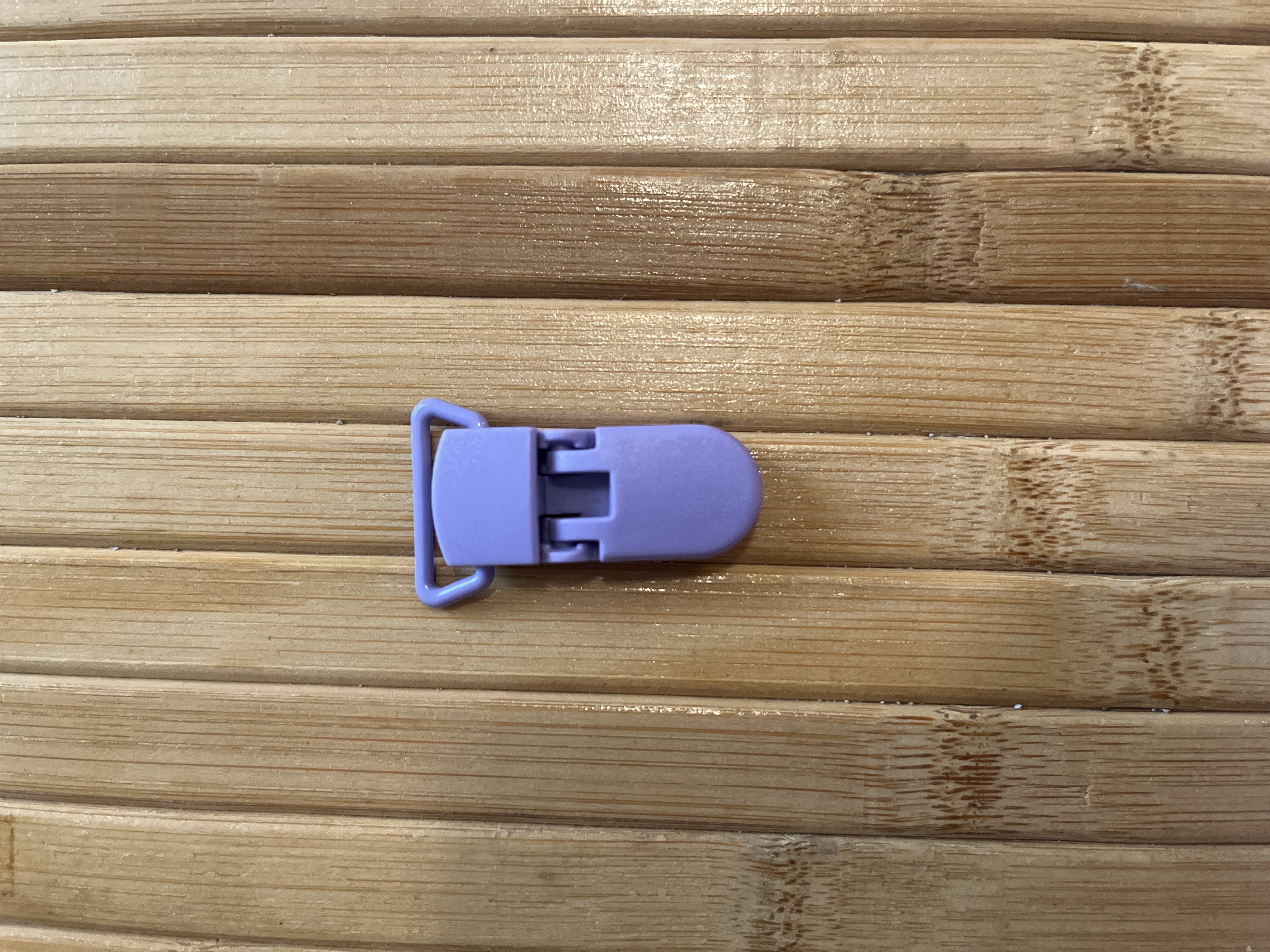 تعليقة لهاية بلاستيك موف