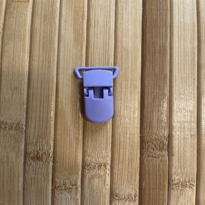 تعليقة لهاية بلاستيك موف