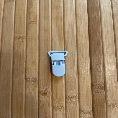 تعليقة لهاية بلاستيك سماوي