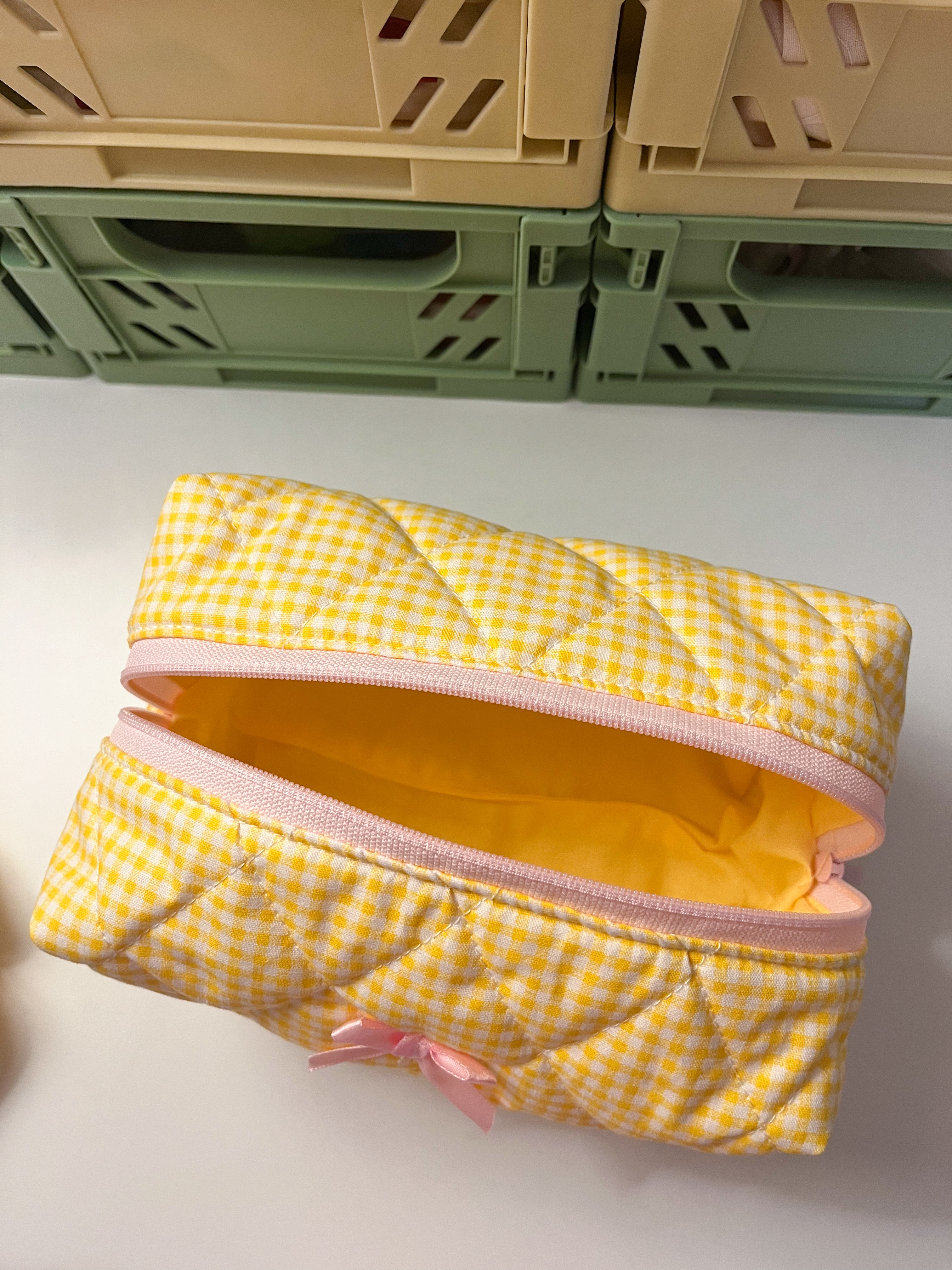 شنطةمكياج+ربطة شعر