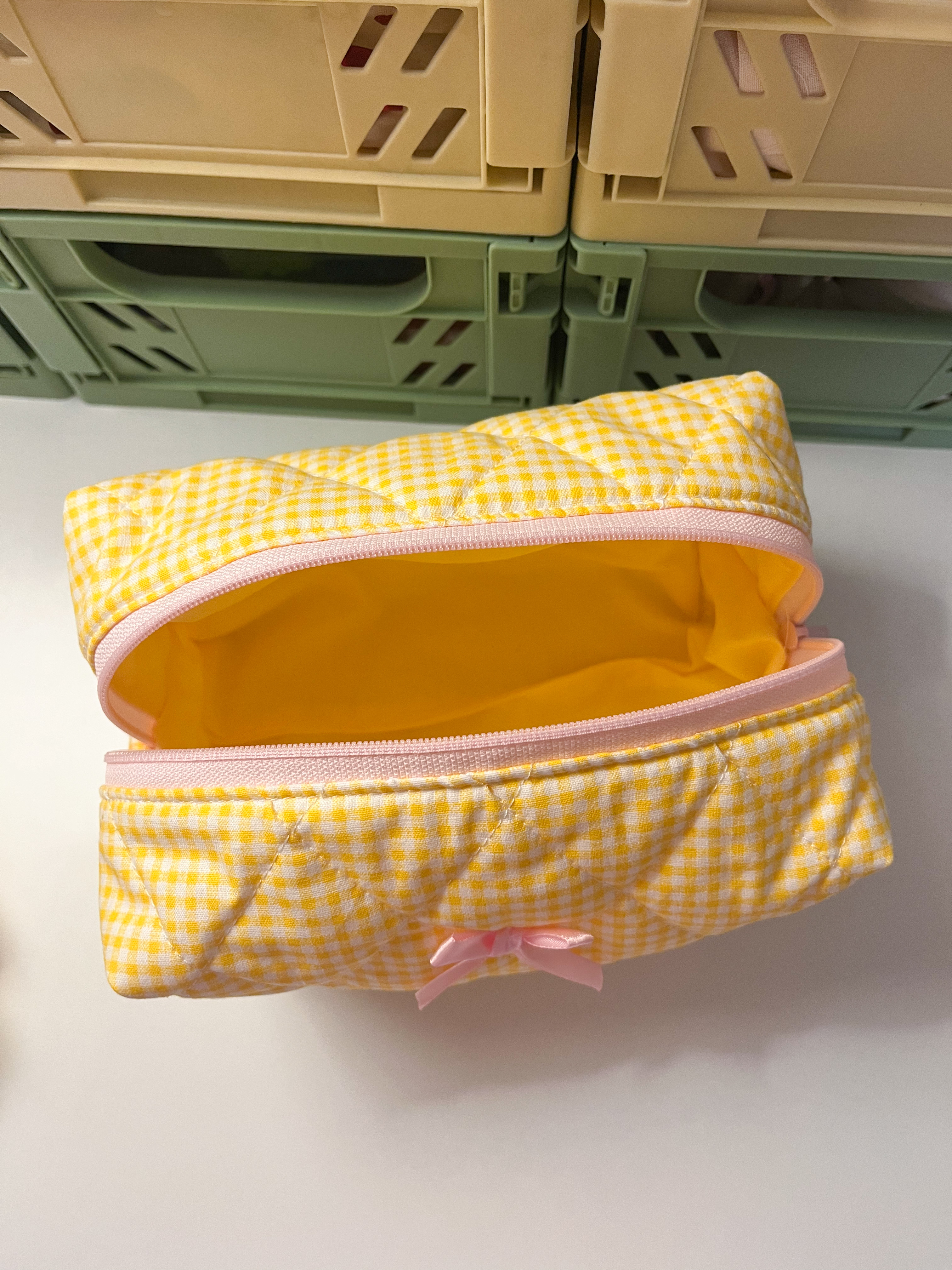 شنطةمكياج+ربطة شعر