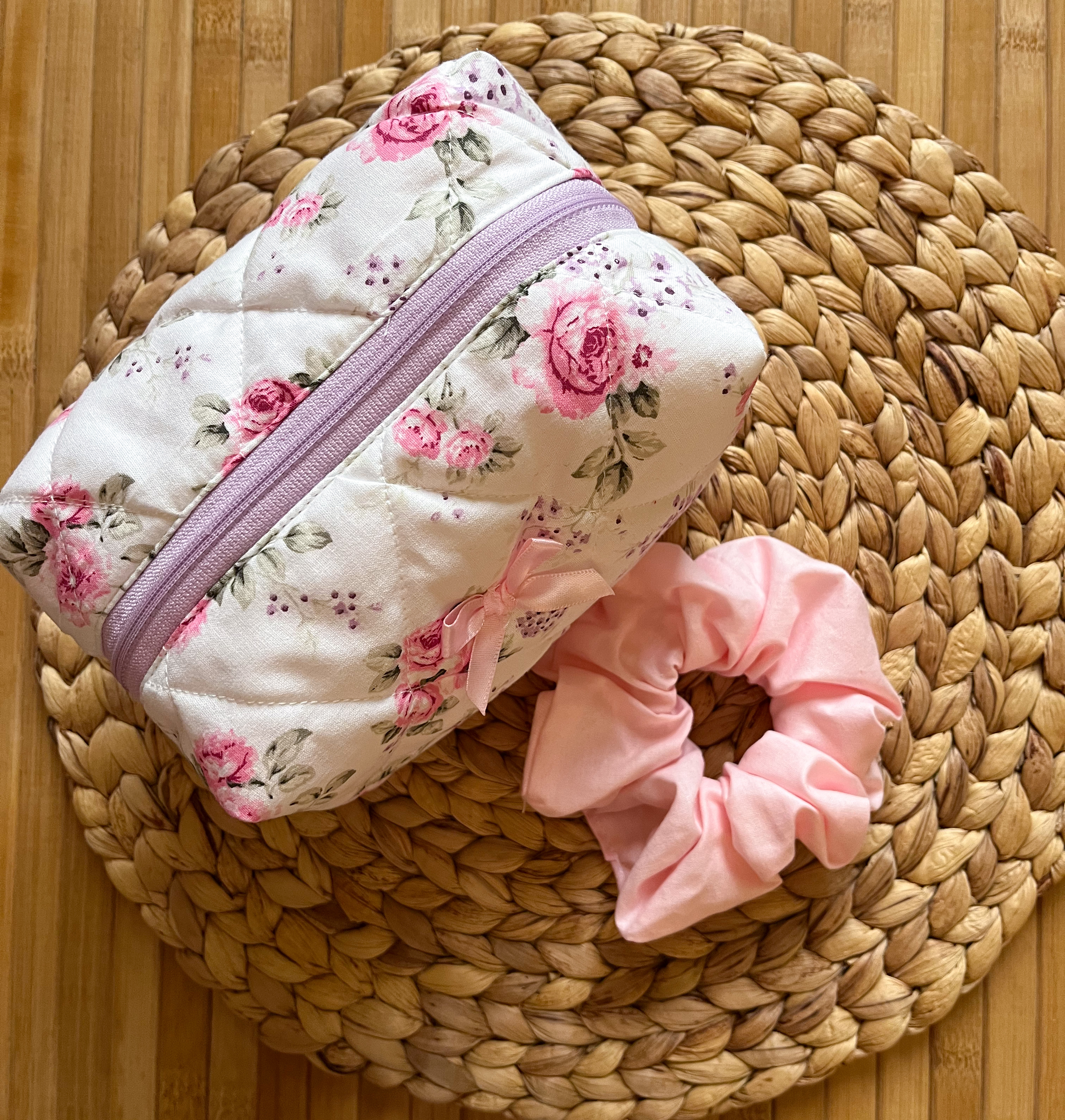 شنطة مكياج+ربطة شعر