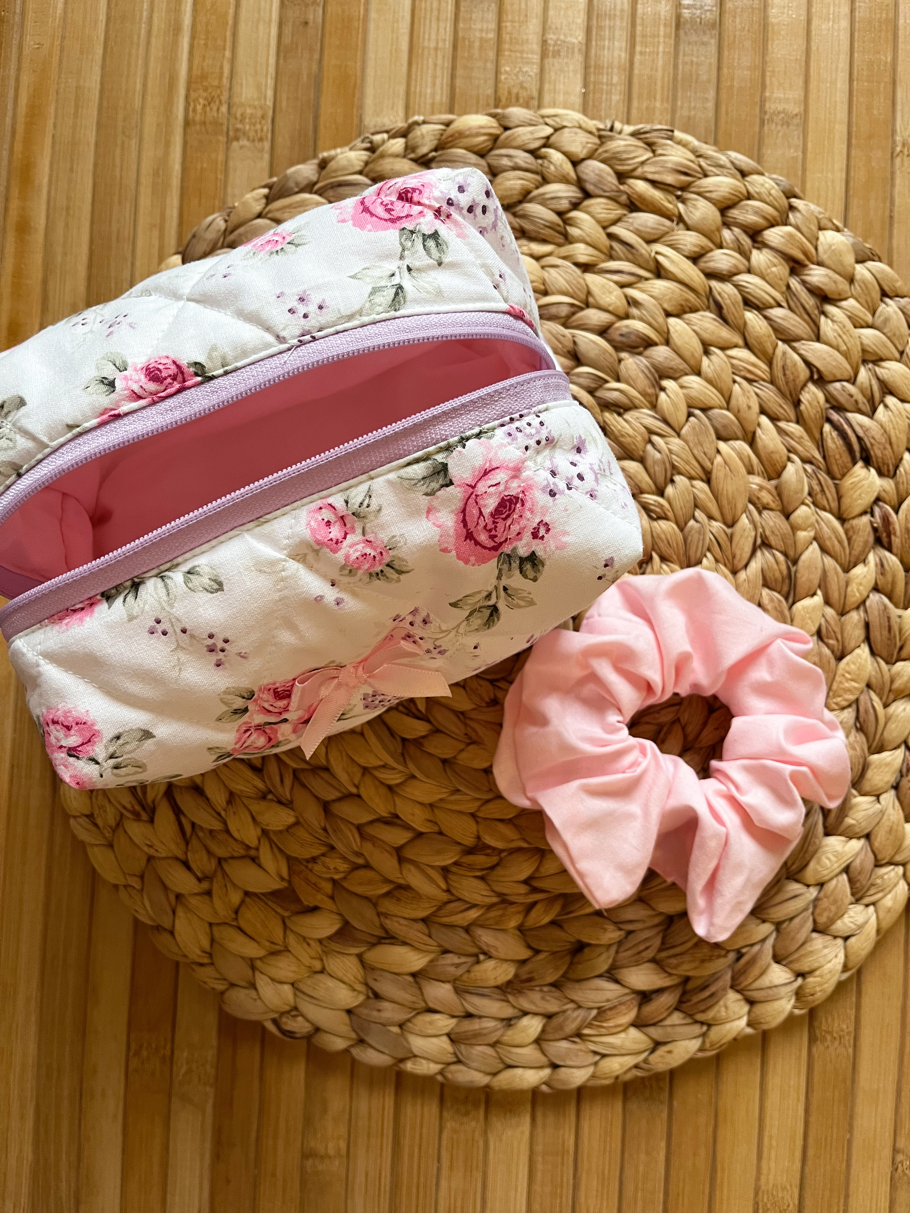 شنطة مكياج+ربطة شعر