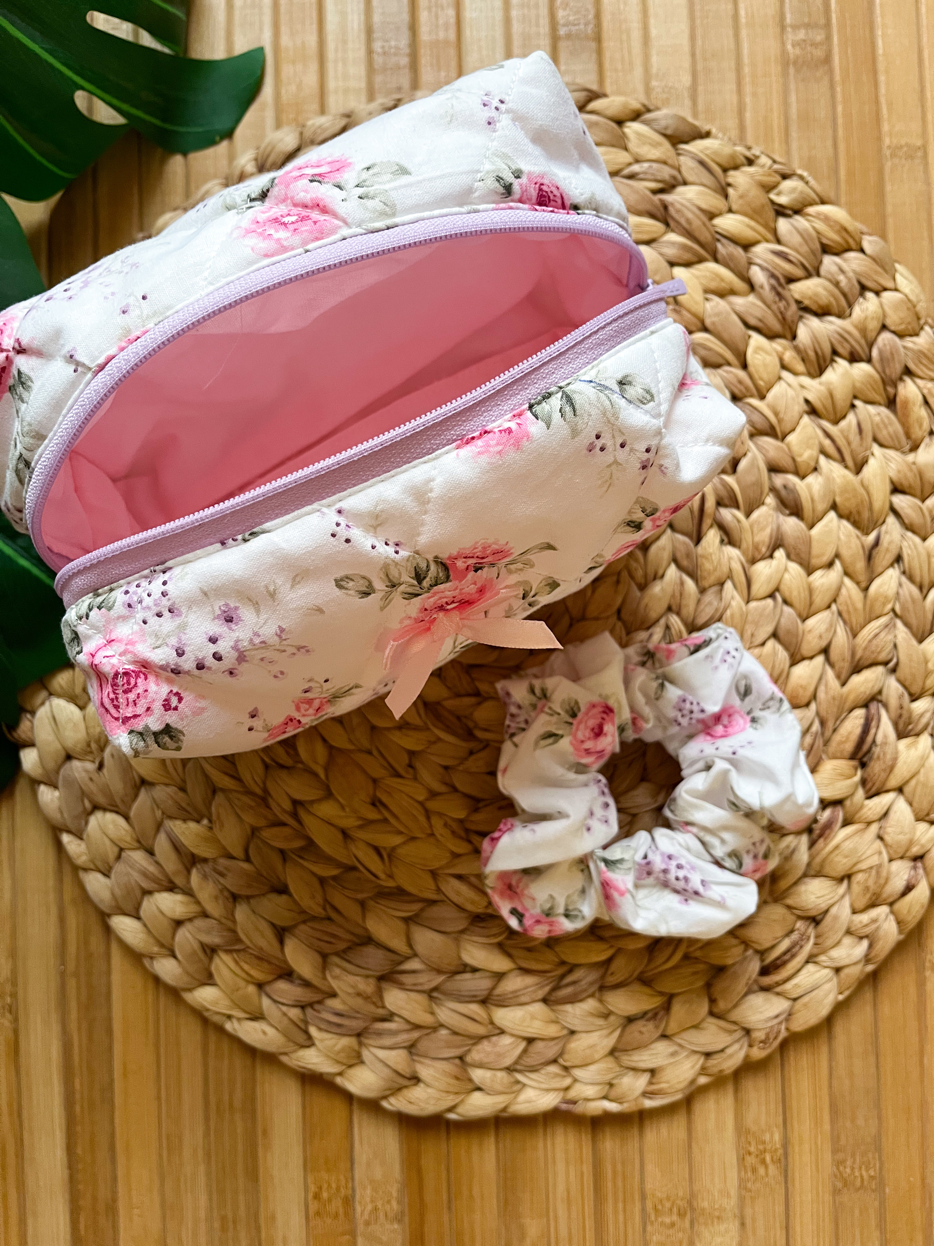 شنطة مكياج+ربطة شعر